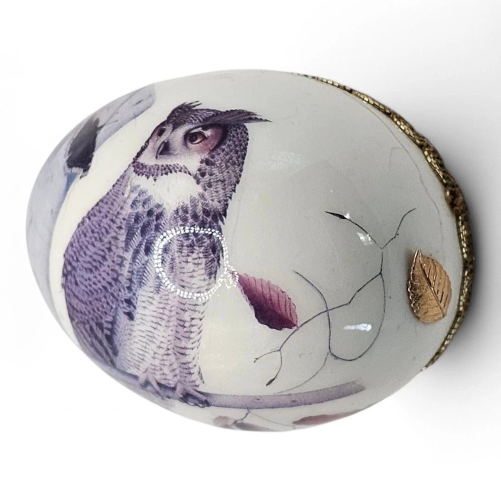 Vintage Porcelain Egg Shaped Paperweight Painted Realistic Snowy Owl Gold Leaves